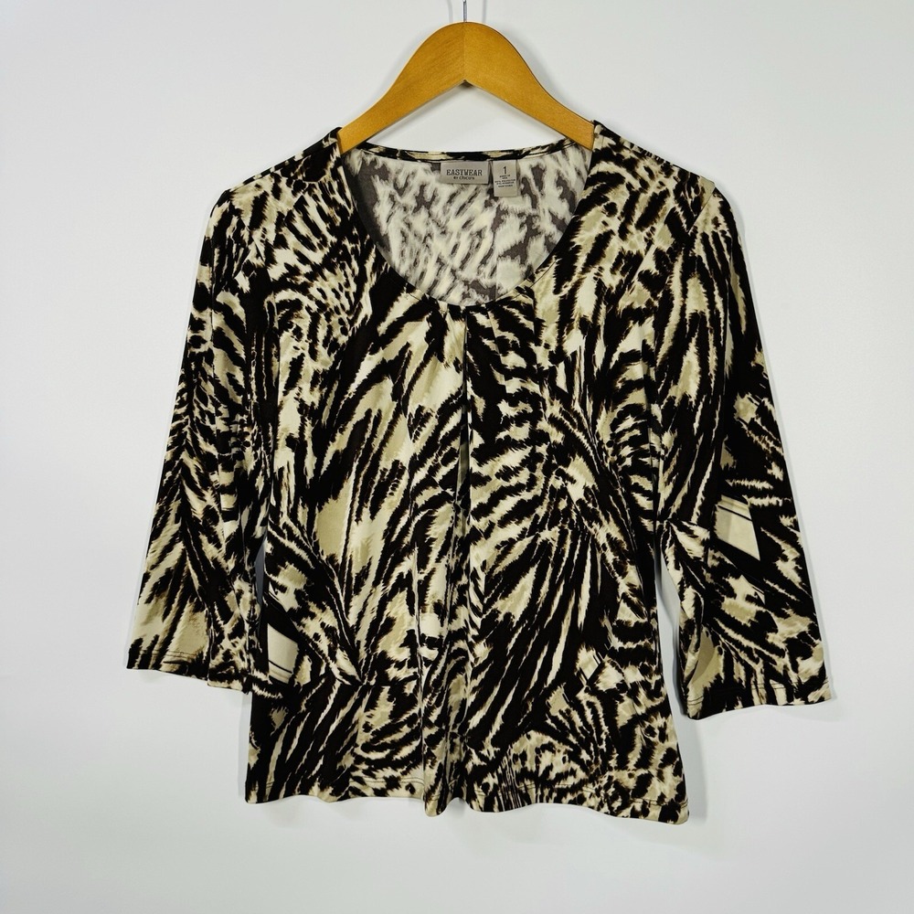 Chico's EASYWEAR Women's Top‎ Size 1 U.S. Medium 8  Brown Animal Print Stretch
